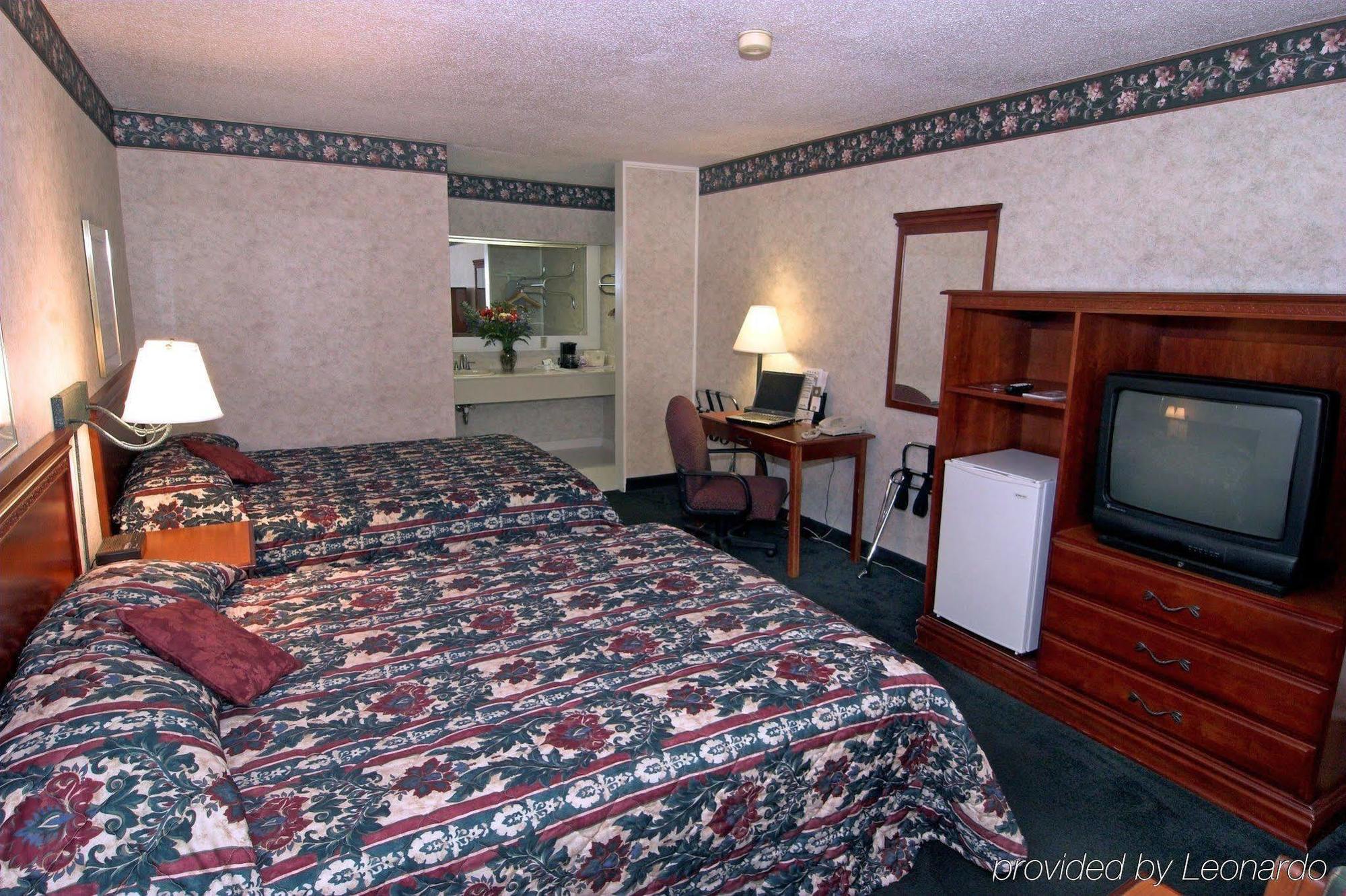 Durham Skyland Inn Room photo
